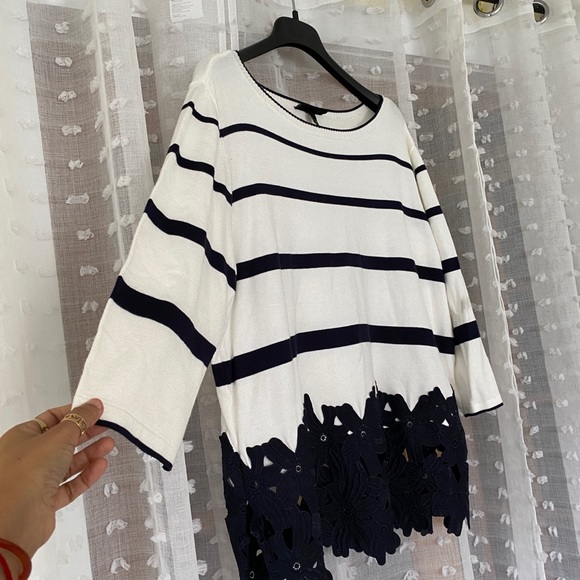 Knit striped tunic top with cutout trim at hem - Picture 2 of 6